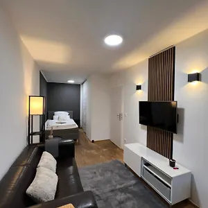 https://apt-medienhafen-direkt-am-zentrum.dusseldorf-hotel.net