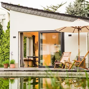 https://haus-am-see-meerbusch-dusseldorf.dortmundhotels.net